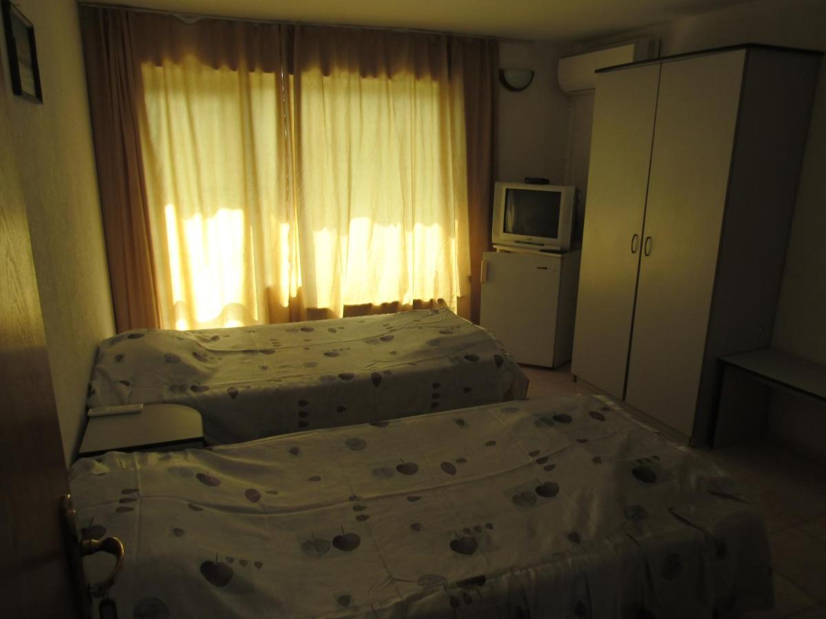 Hostel Papagal Várna Kültér fotó