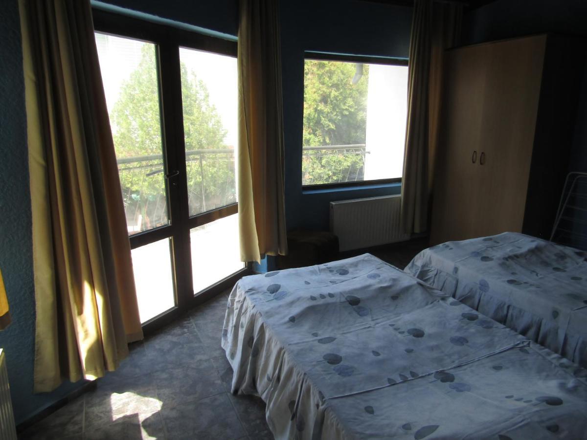 Hostel Papagal Várna Kültér fotó