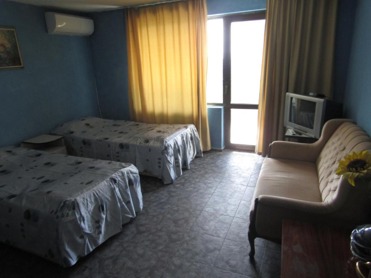 Hostel Papagal Várna Kültér fotó