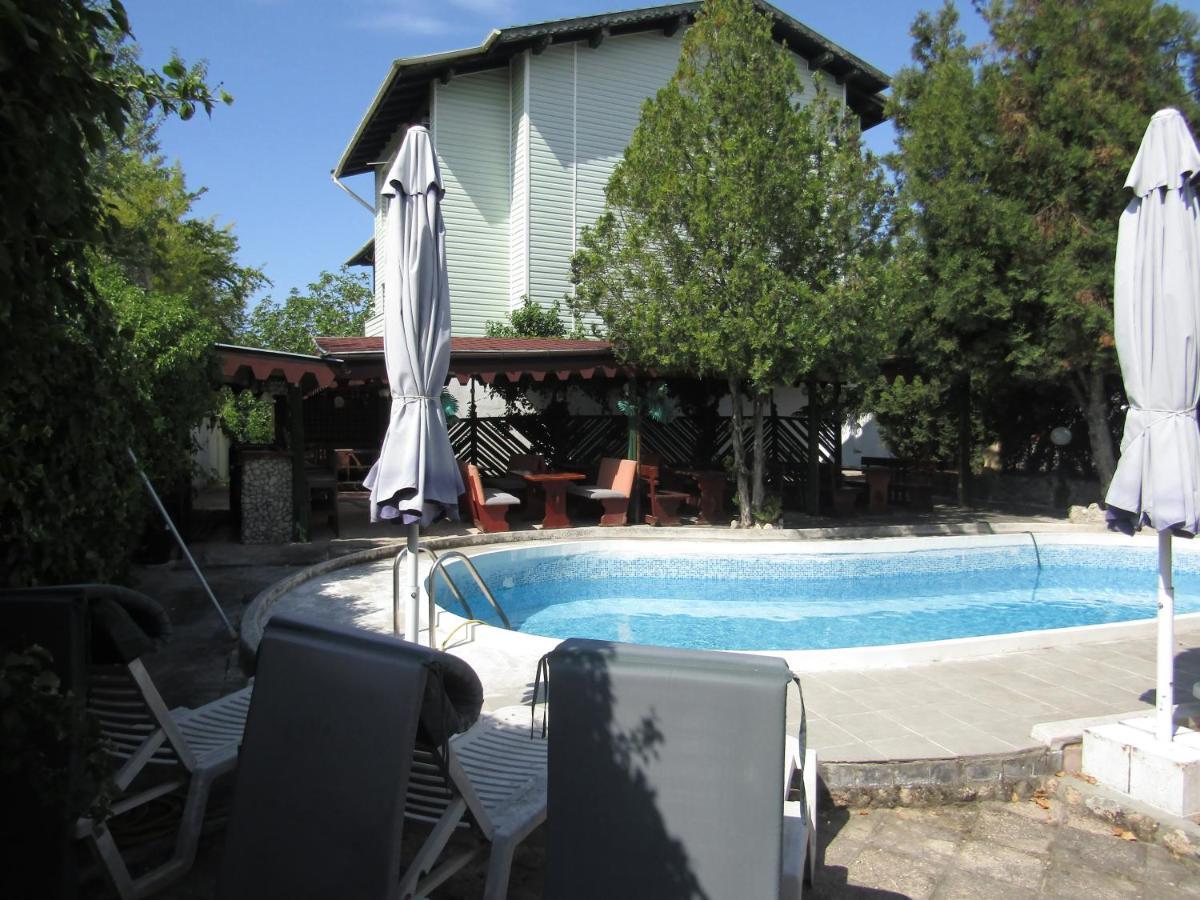 Hostel Papagal Várna Kültér fotó