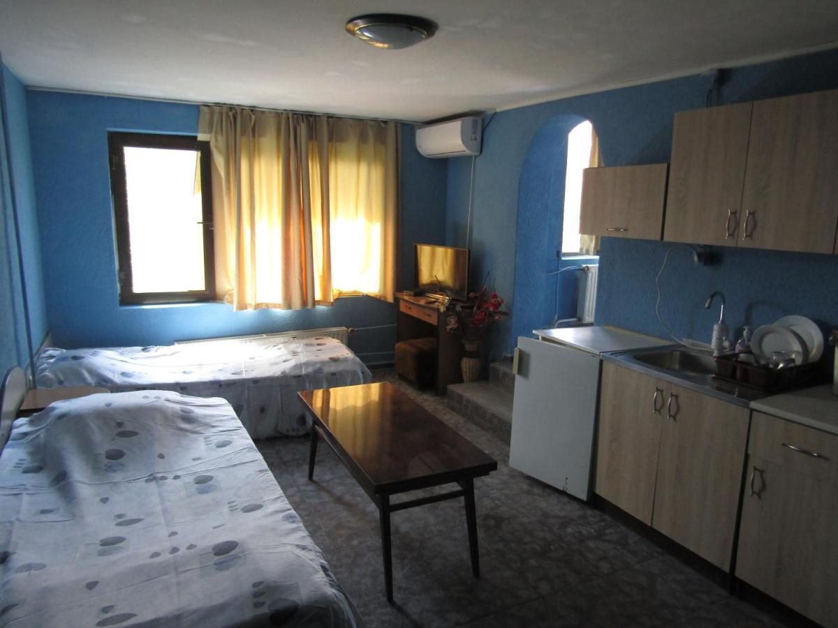 Hostel Papagal Várna Kültér fotó