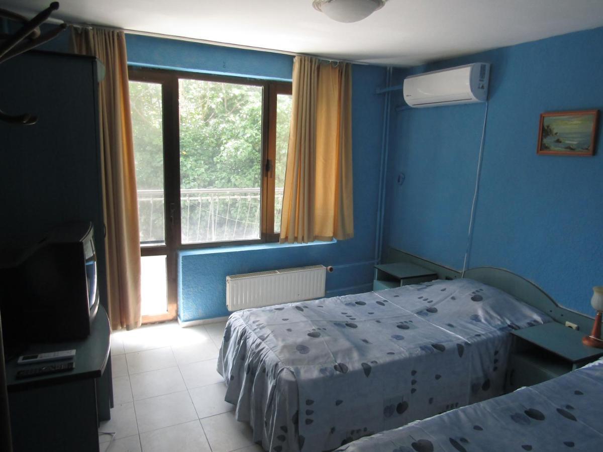 Hostel Papagal Várna Kültér fotó