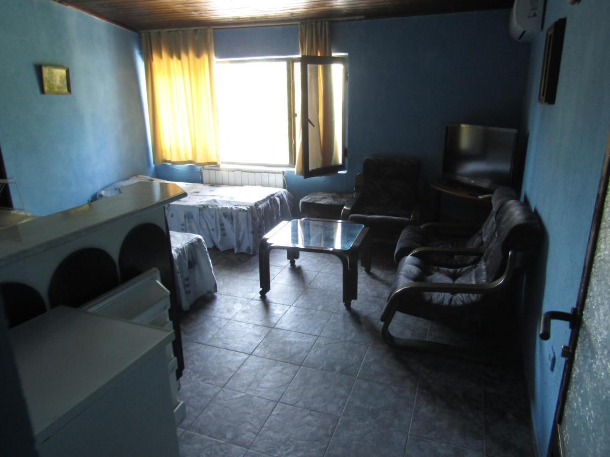Hostel Papagal Várna Kültér fotó