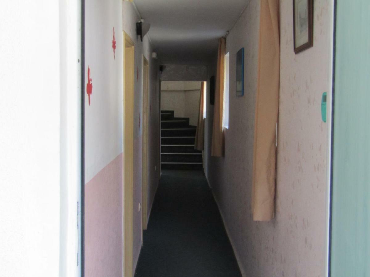 Hostel Papagal Várna Kültér fotó