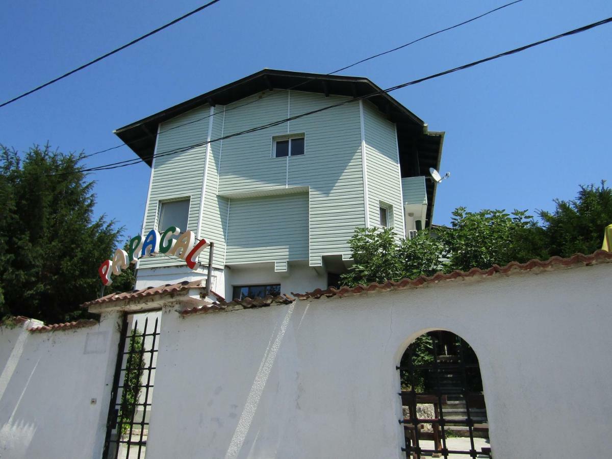 Hostel Papagal Várna Kültér fotó